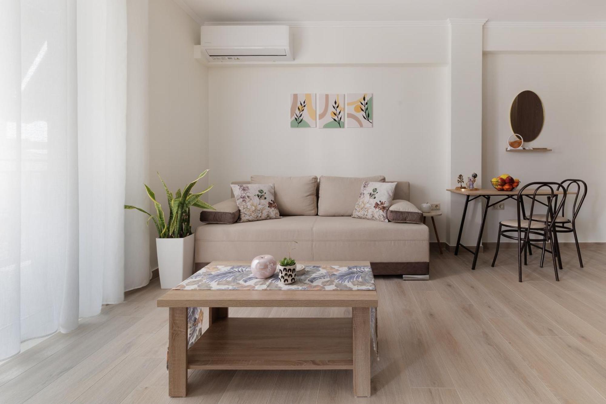 Plaka Apartment